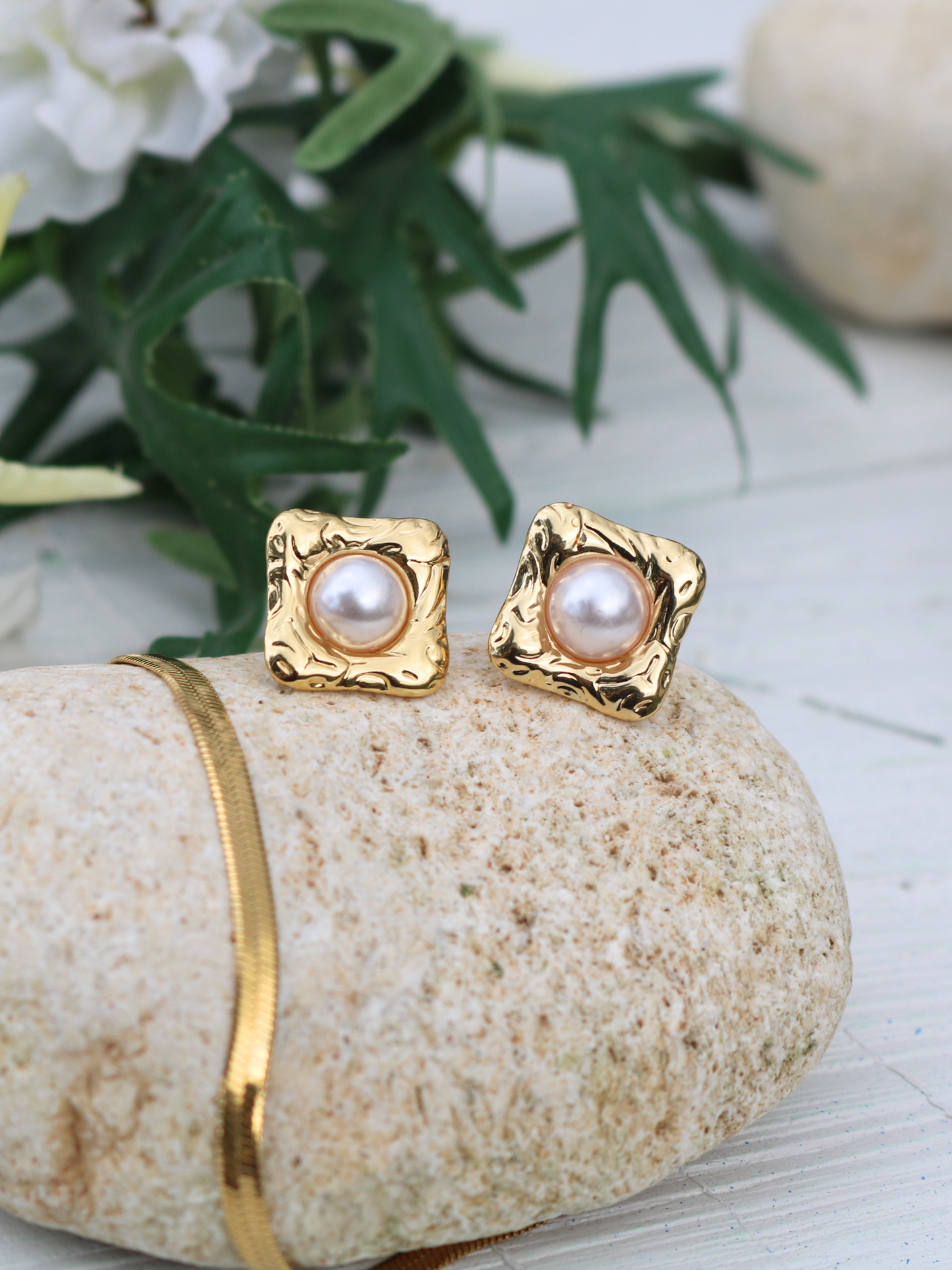 Gold Pearl Earrings