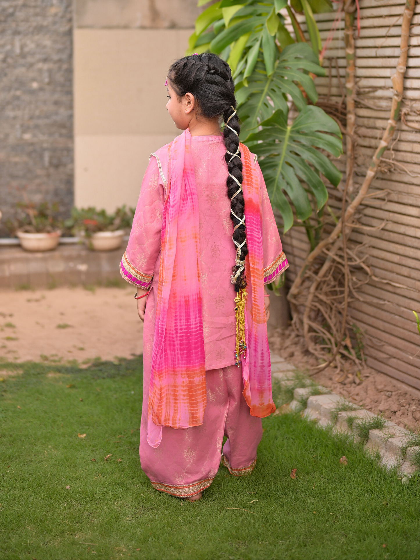 Gulrukh (گل رخ)
