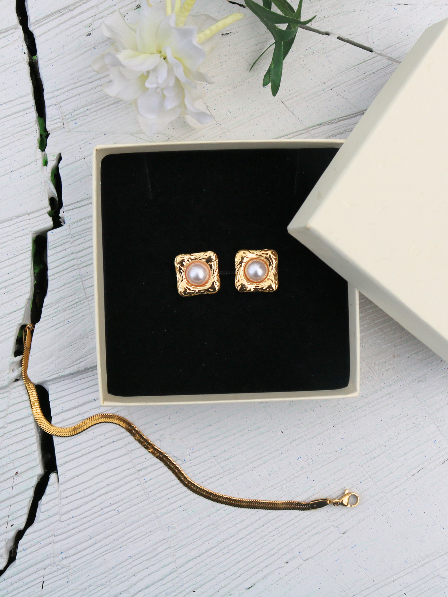 Gold Pearl Earrings