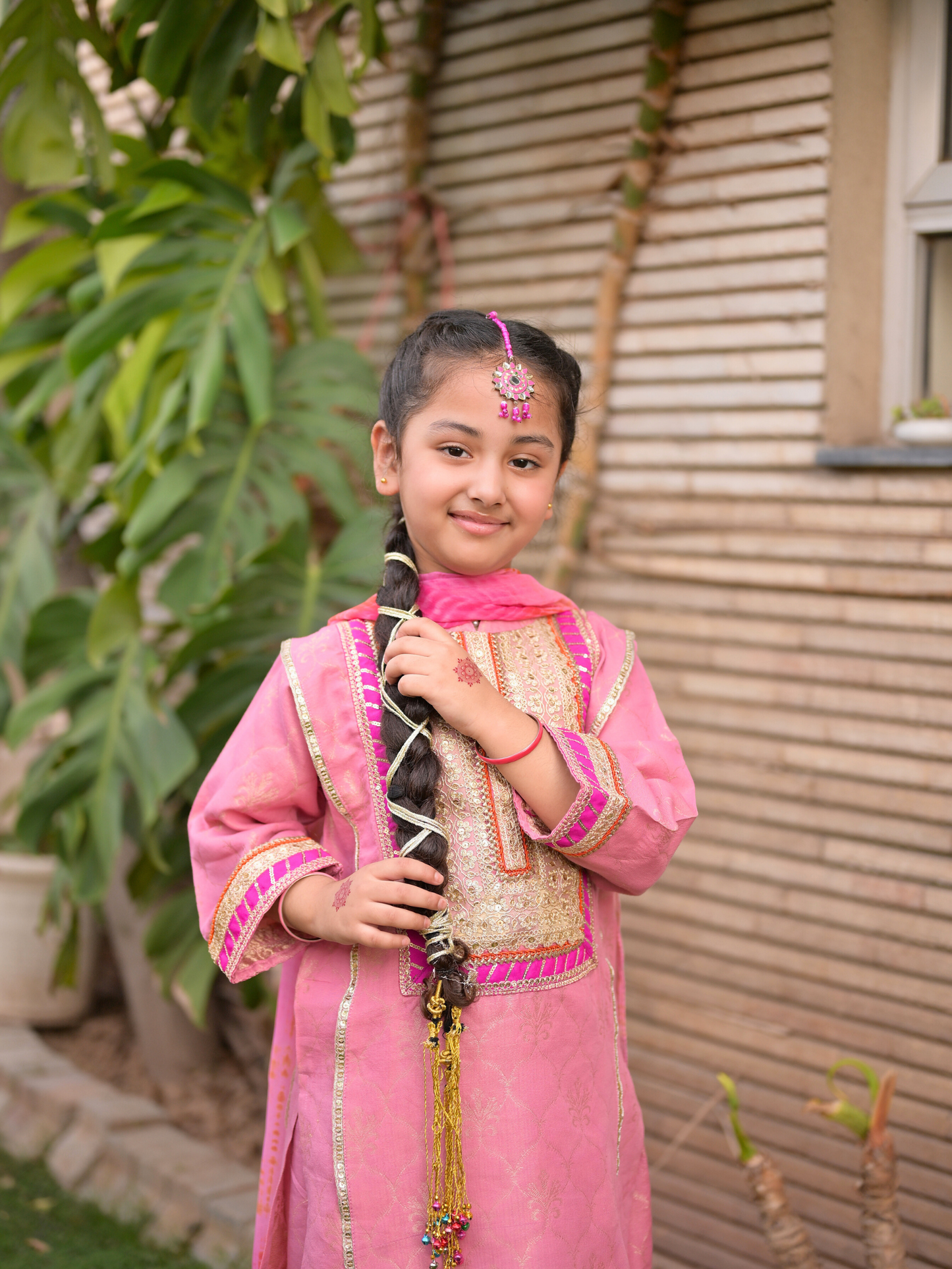 Gulrukh (گل رخ)