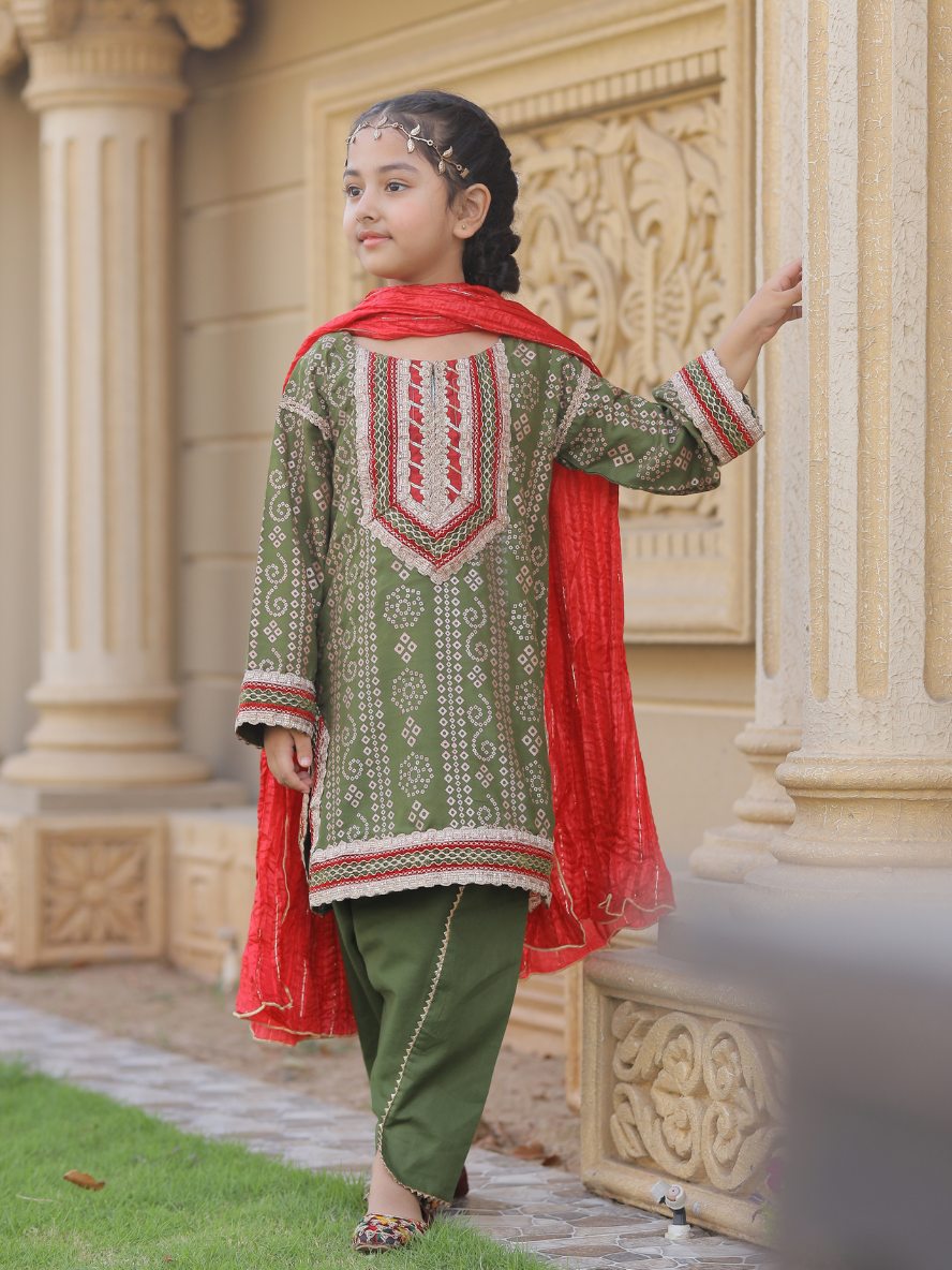 Green Chunri – By Zari